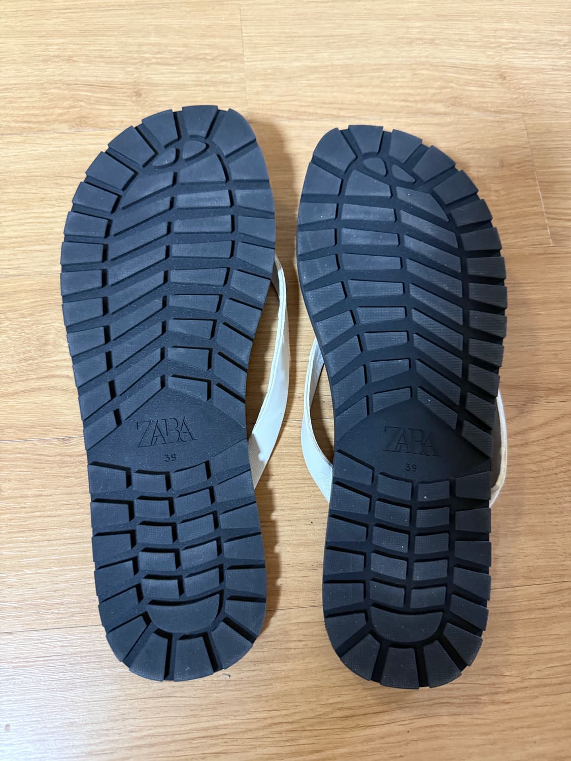 ZARA 자라 블랙 화이트 쪼리 39(245-250mm) 상품이미지2