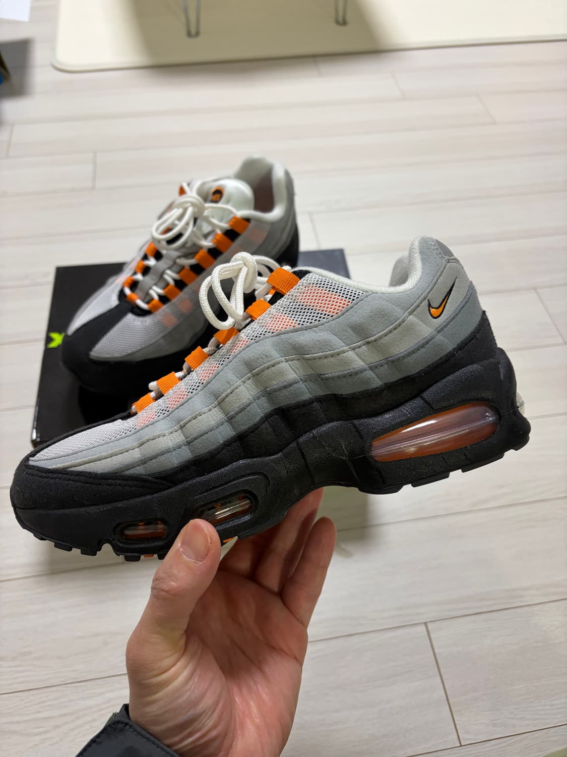 나이키 에어맥스95 big kids 브라이트 만다린 상품이미지8