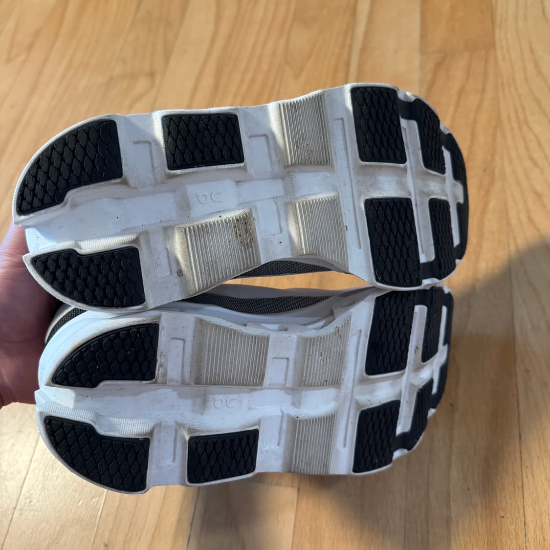 온러닝 On 클라우드몬스터2 화이트 260 상품이미지5