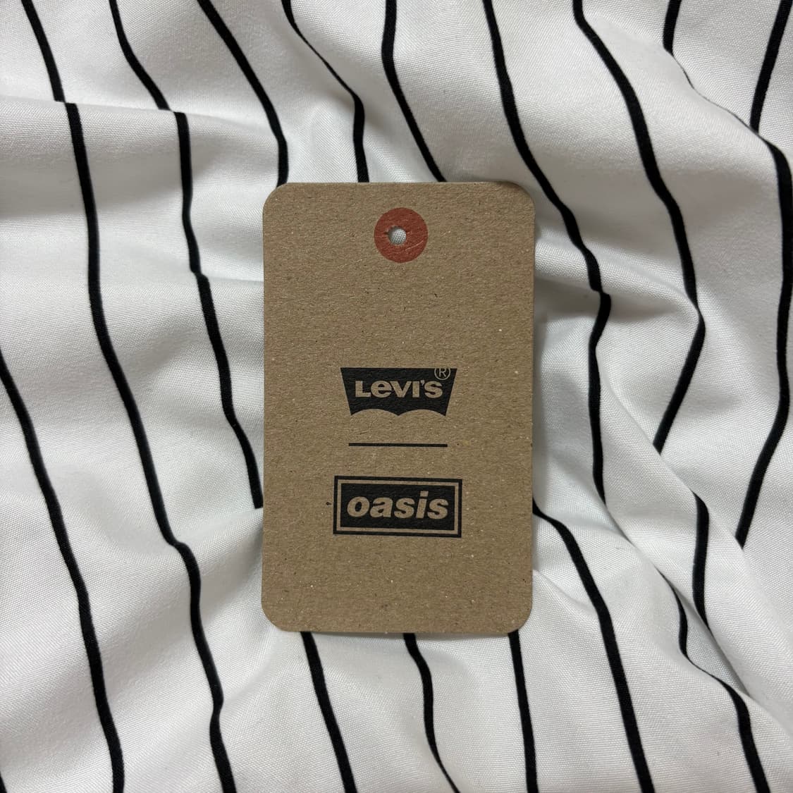 오아시스 oasis x 리바이스 반팔 티셔츠 상품이미지5