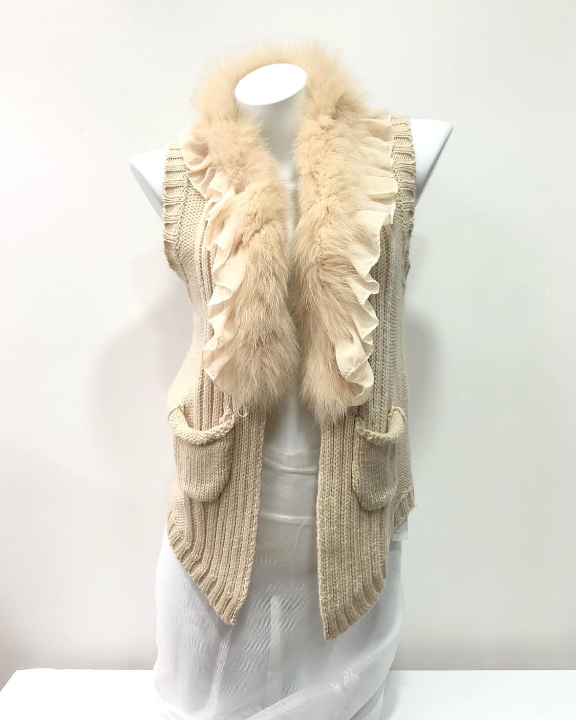 fox fur lace&back detail knit vest  상품이미지1