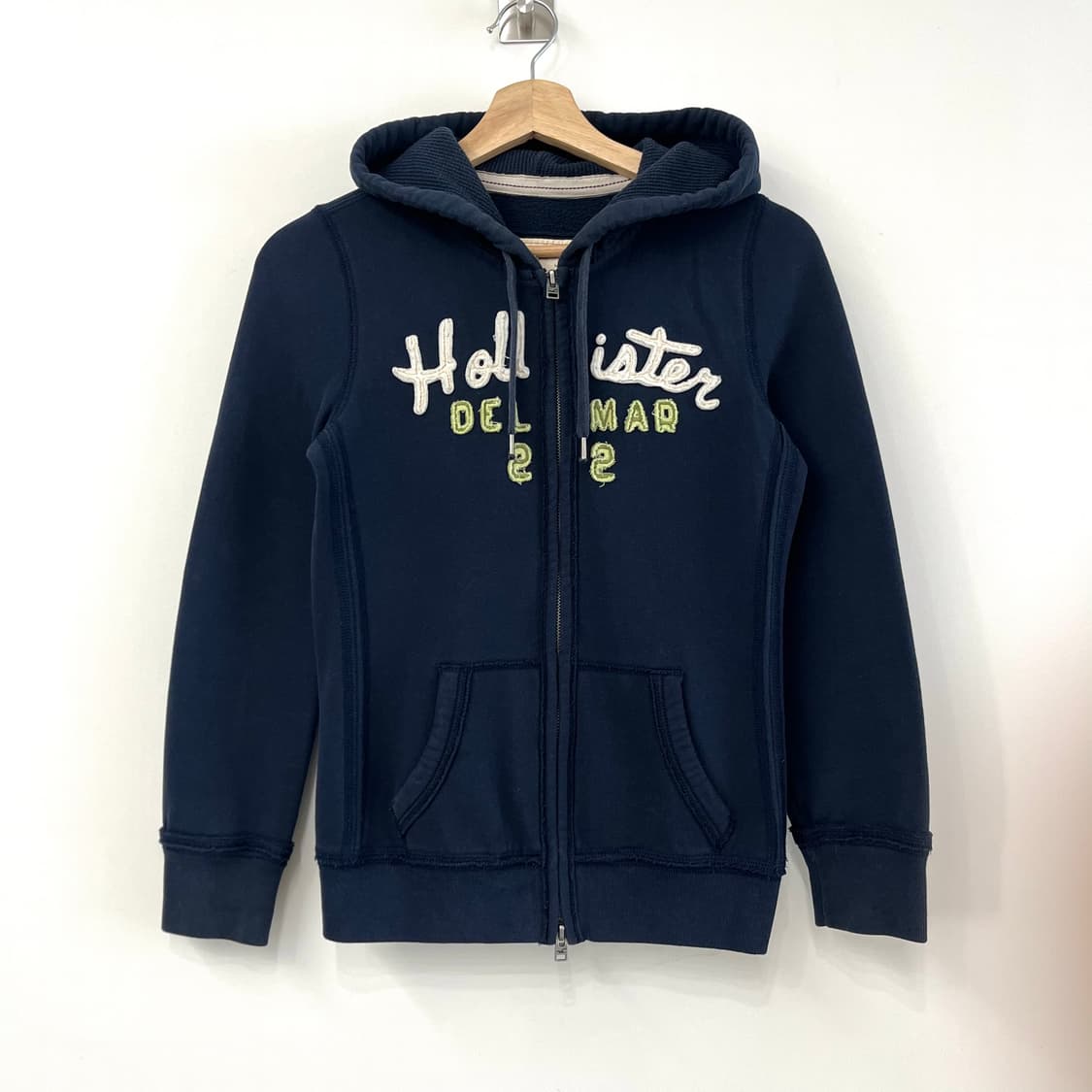 홀리스터 딱붙핏 자수로고 네이비 후드집업 상품이미지2