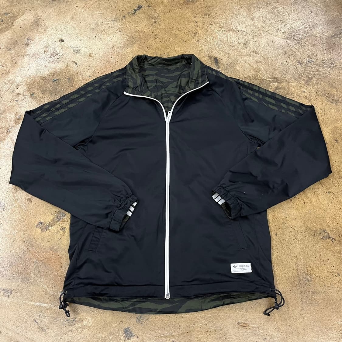 아디다스 밀리터리 카모 카키 블랙 양면 리버시블 바람막이 100 상품이미지2