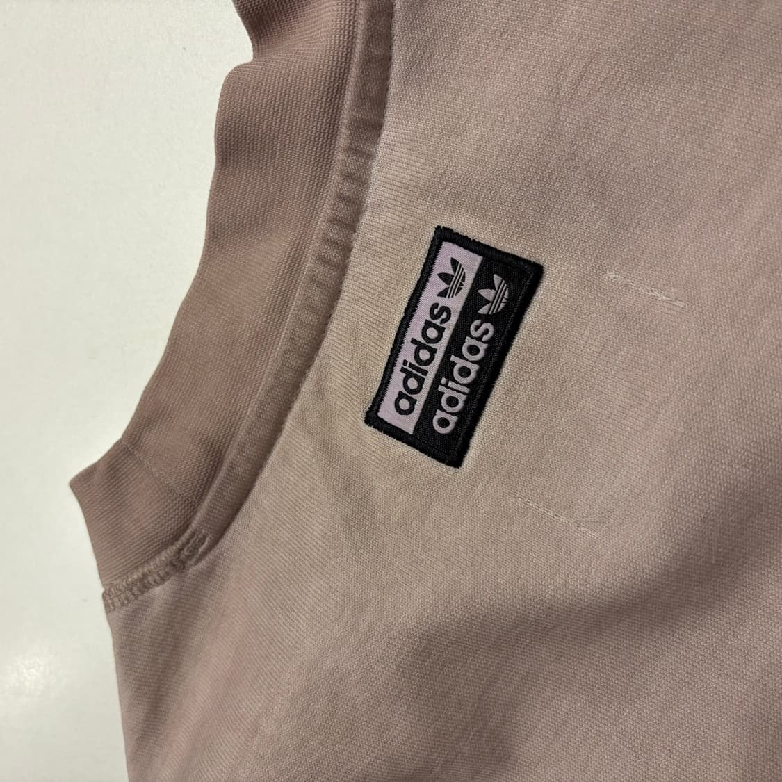 [L] 아디다스 R.Y.V 베이지색 크라운 자수 반팔티 C162 상품이미지7