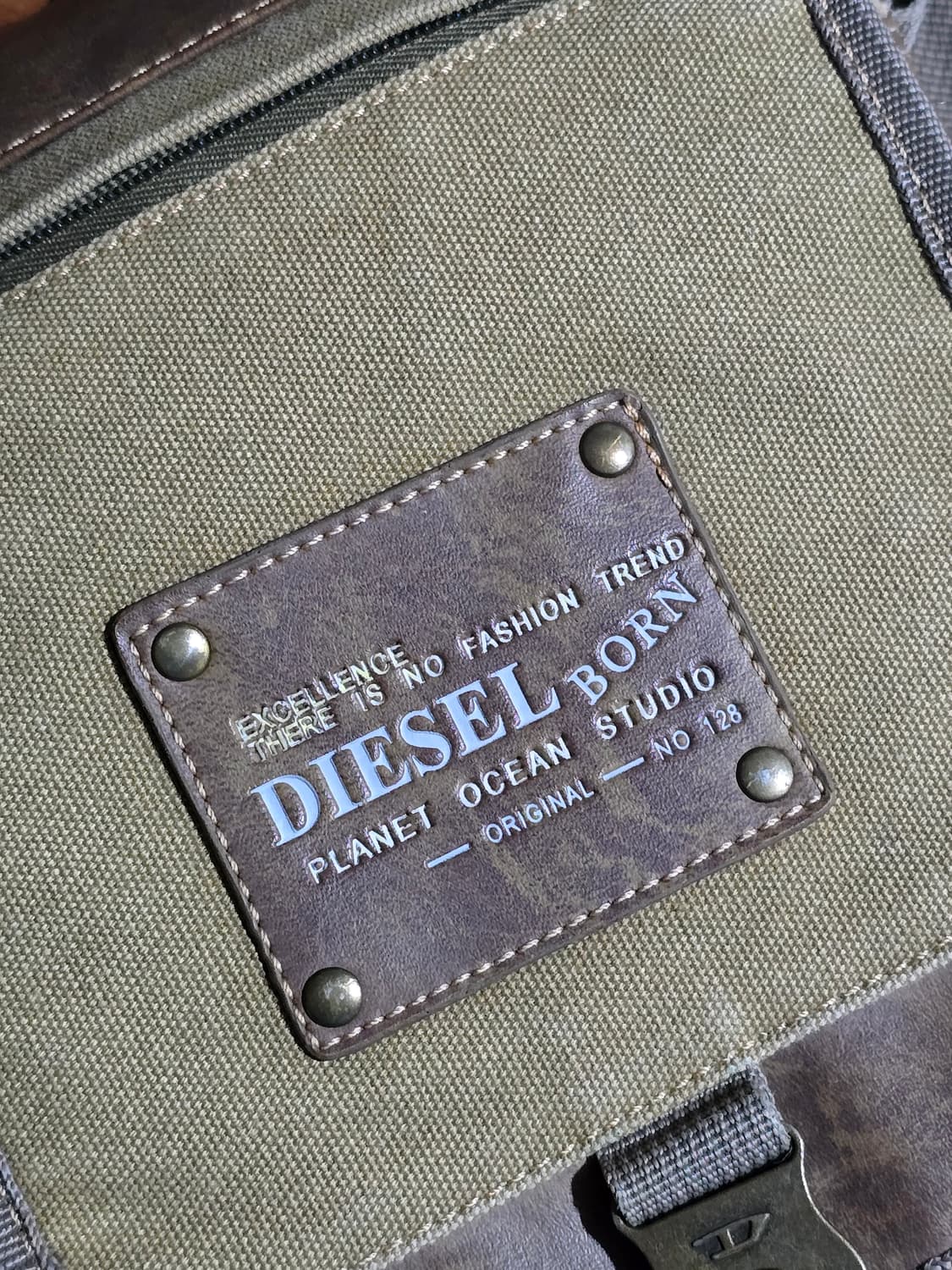 디젤 DIESEL 테크니컬 빈티지 크로스백 상품이미지1