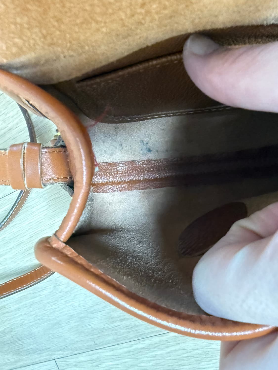 두니앤버크 빈티지 가죽 크로스백 상품이미지8