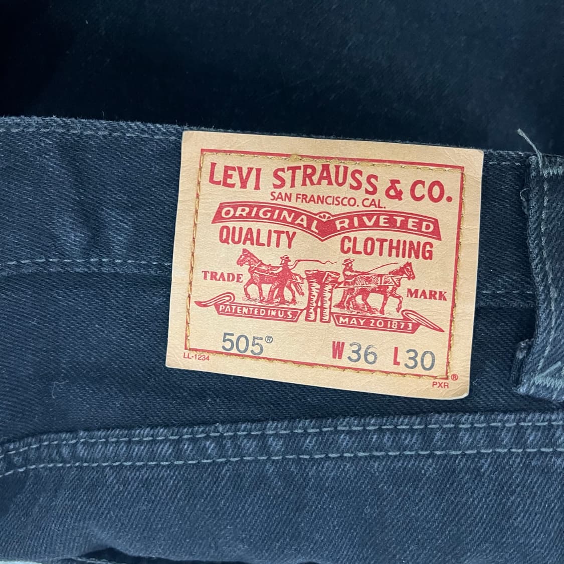 [36] 리바이스 505 레귤러 스트레이트 블랙 데님 바지 0102M1 상품이미지5