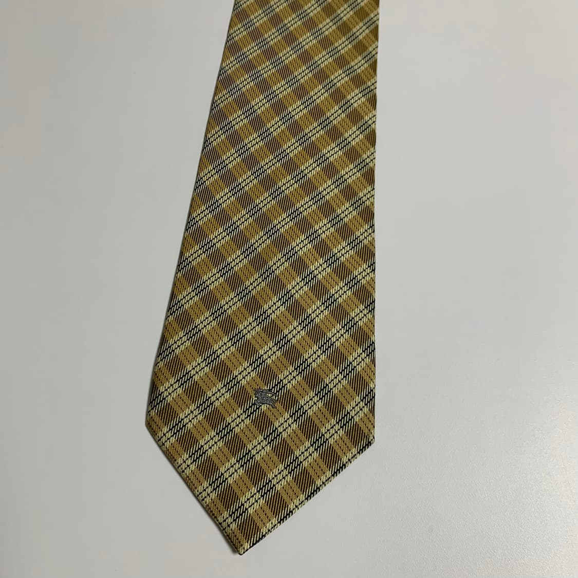 버버리(BURBERRY) 노바체크 명품넥타이 클래식룩 코디 A+등급 상품이미지10