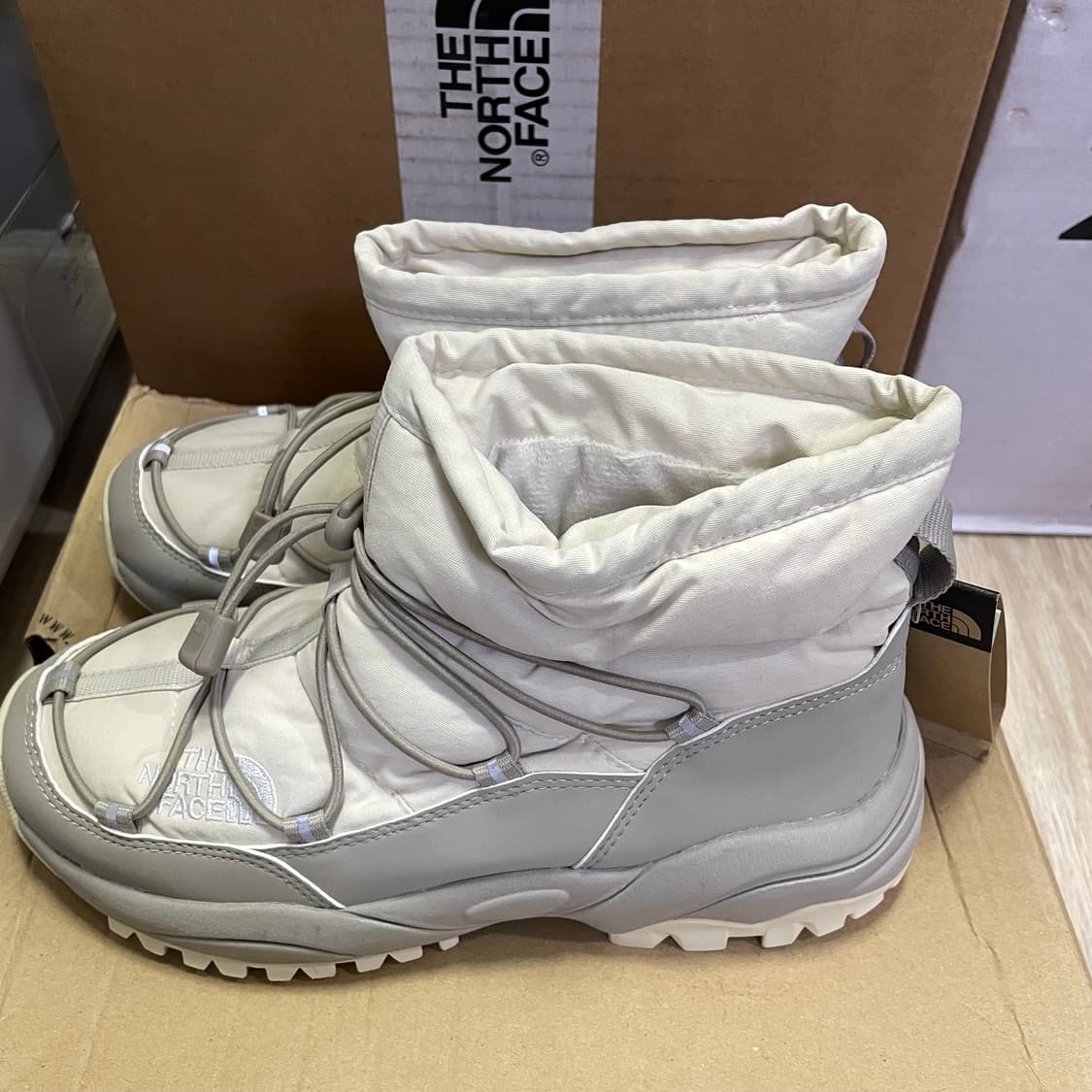 [새상품] 노스페이스 패딩부츠 보레알리스 부티 240 상품이미지6