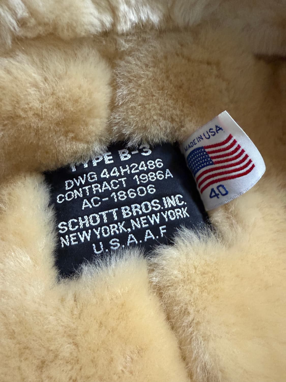 Schott nyc 쇼트 B-3 무스탕 봄버 자켓 상품이미지9