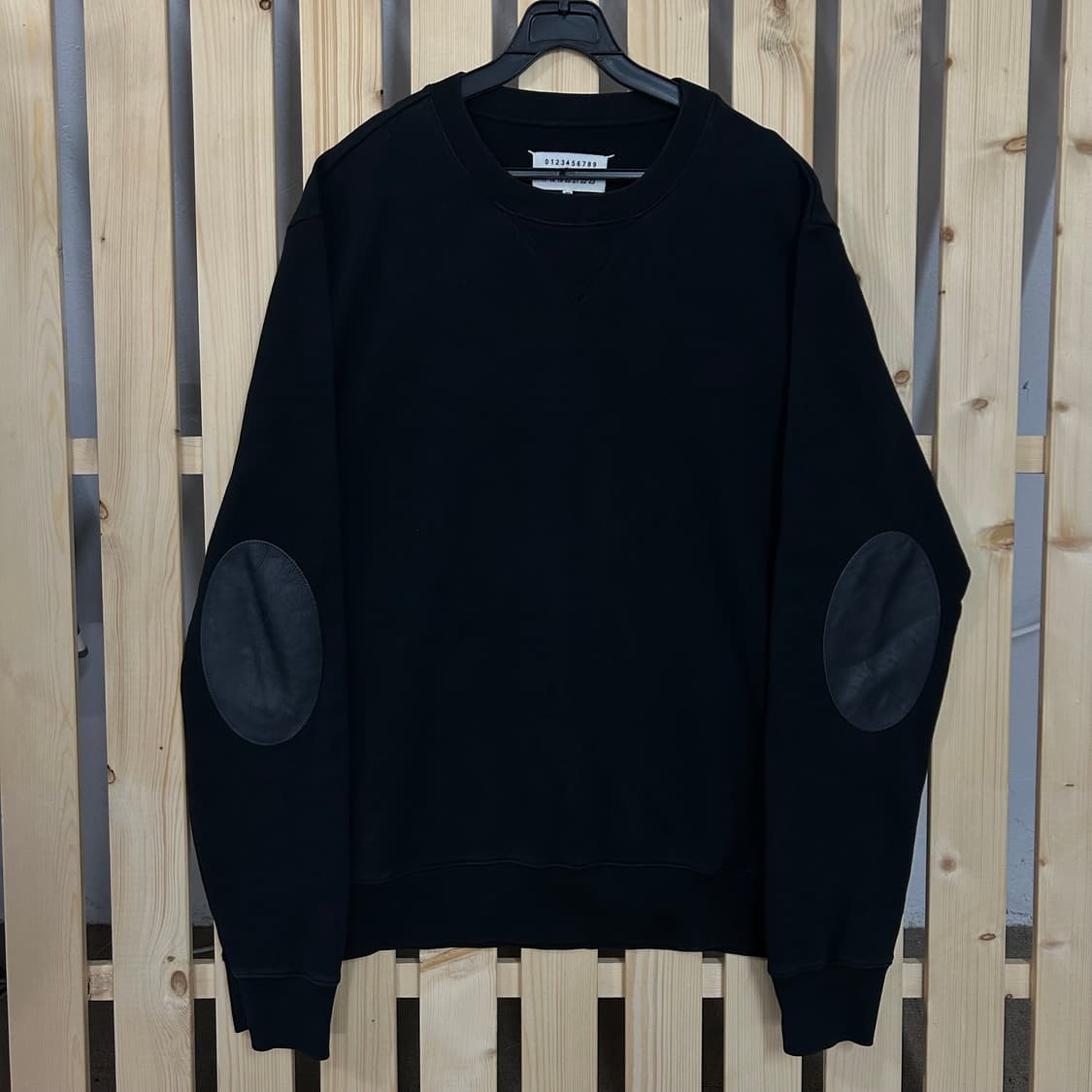 (50) 메종 마르지엘라 엘보우패치 라운드 맨투맨 상품이미지1