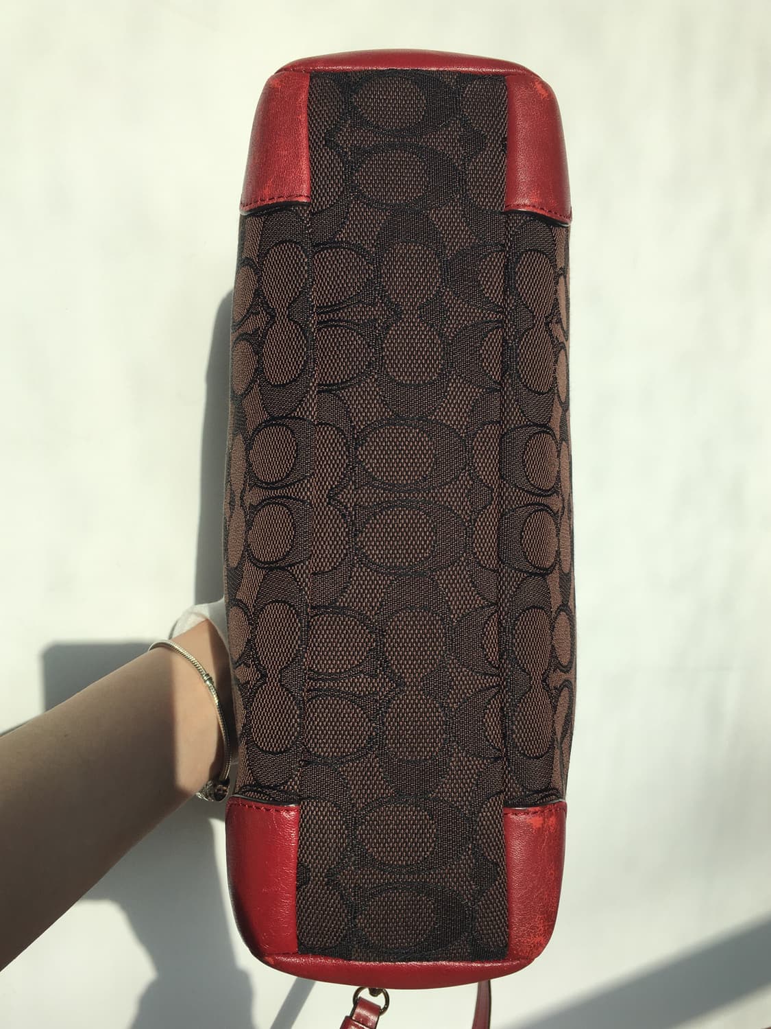 코치 켈시 아웃라인 시그니처 사첼백 레드 상품이미지5