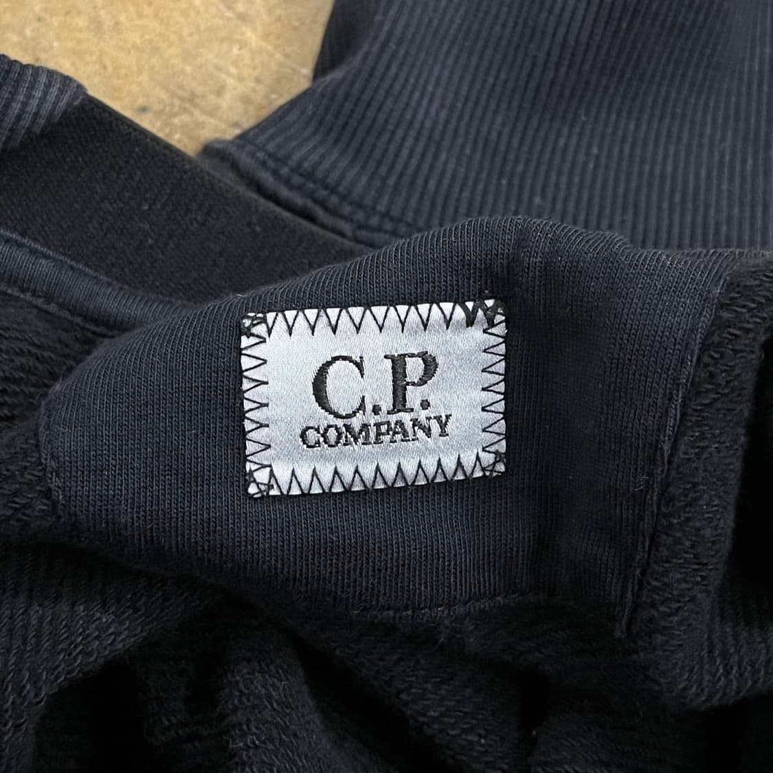 [정품/XXL] C.P. 컴퍼니 블랙 맨투맨 티셔츠 b8 상품이미지5