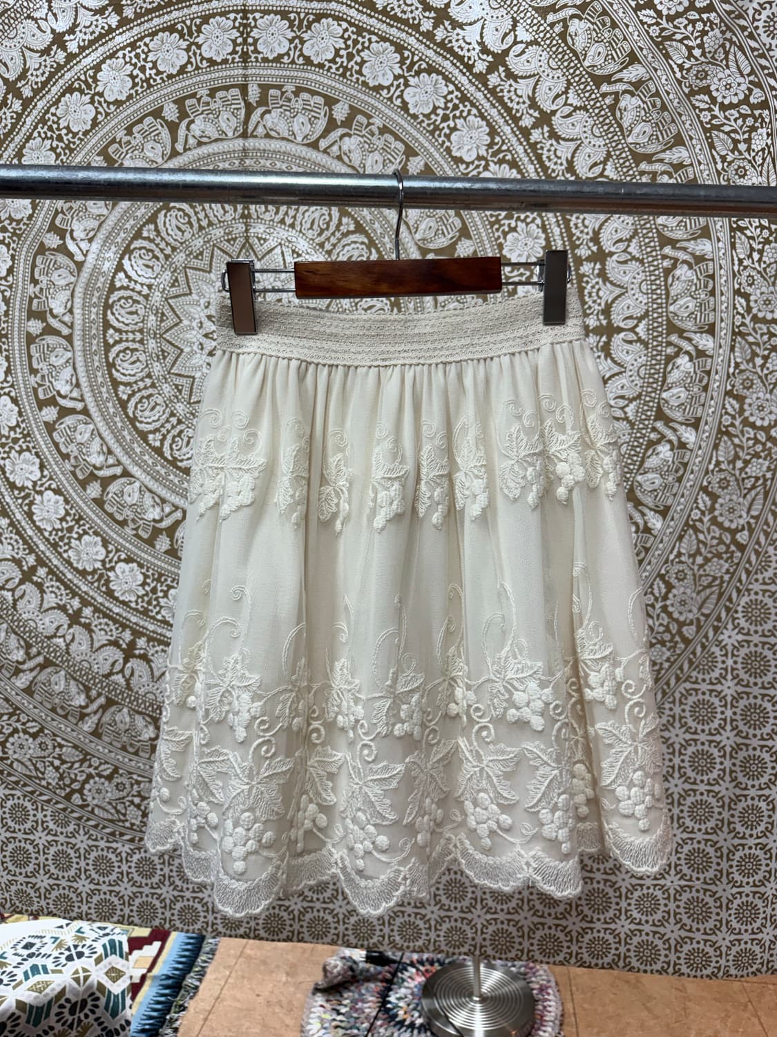 빈티지 플라워패턴 자수 레이스 밴딩 미디스커트(Z1000) 상품이미지3
