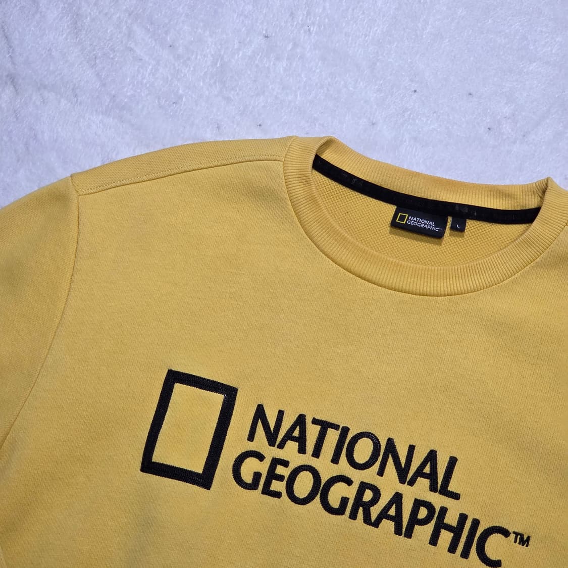 내셔널지오그래픽 옐로우 맨투맨 상품이미지2