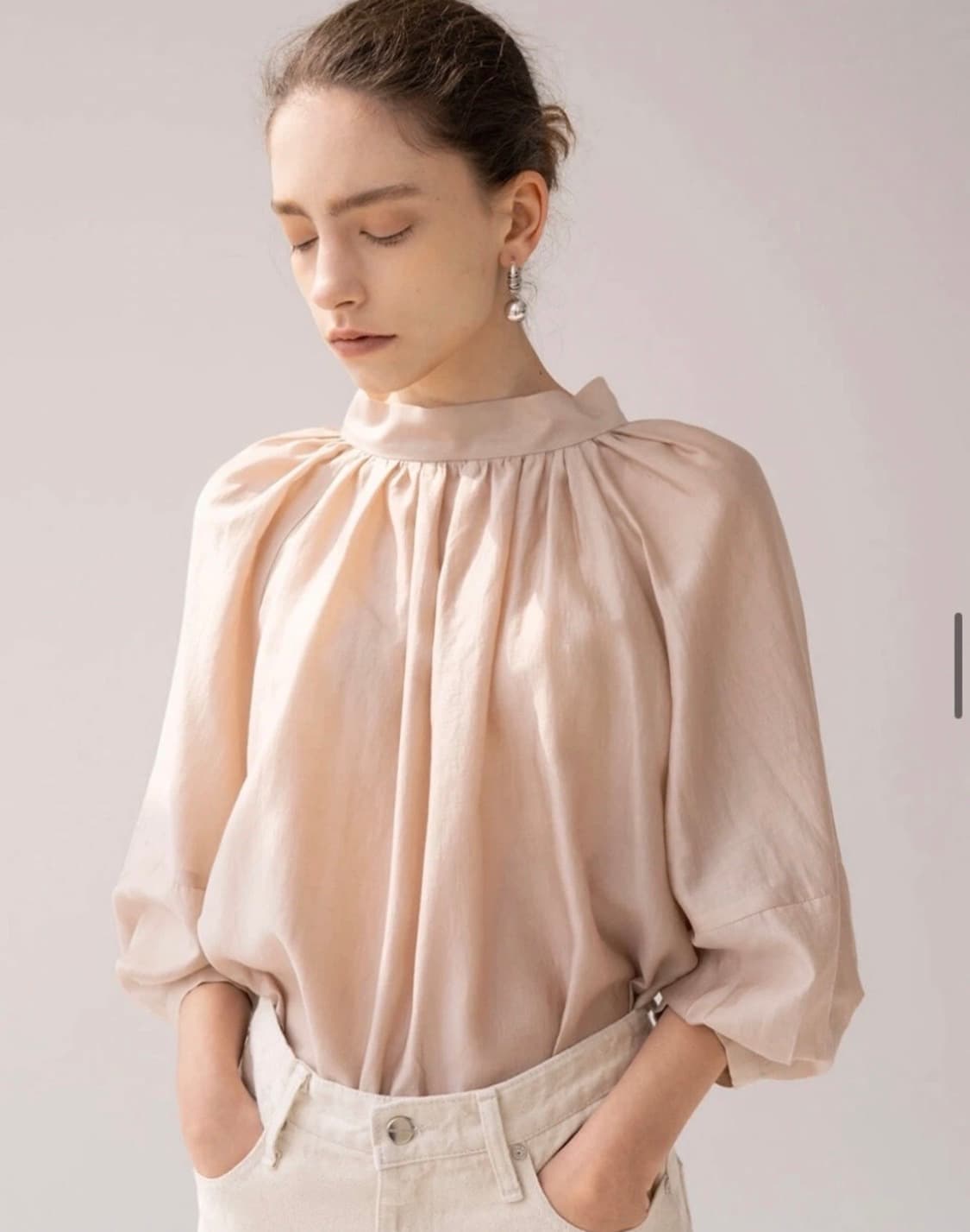 킨더살몬 넥 블라우스 상품이미지2