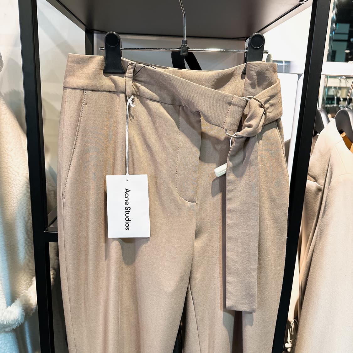 아크네 스튜디오 여성 베이지 D링 벨트 팬츠 상품이미지2