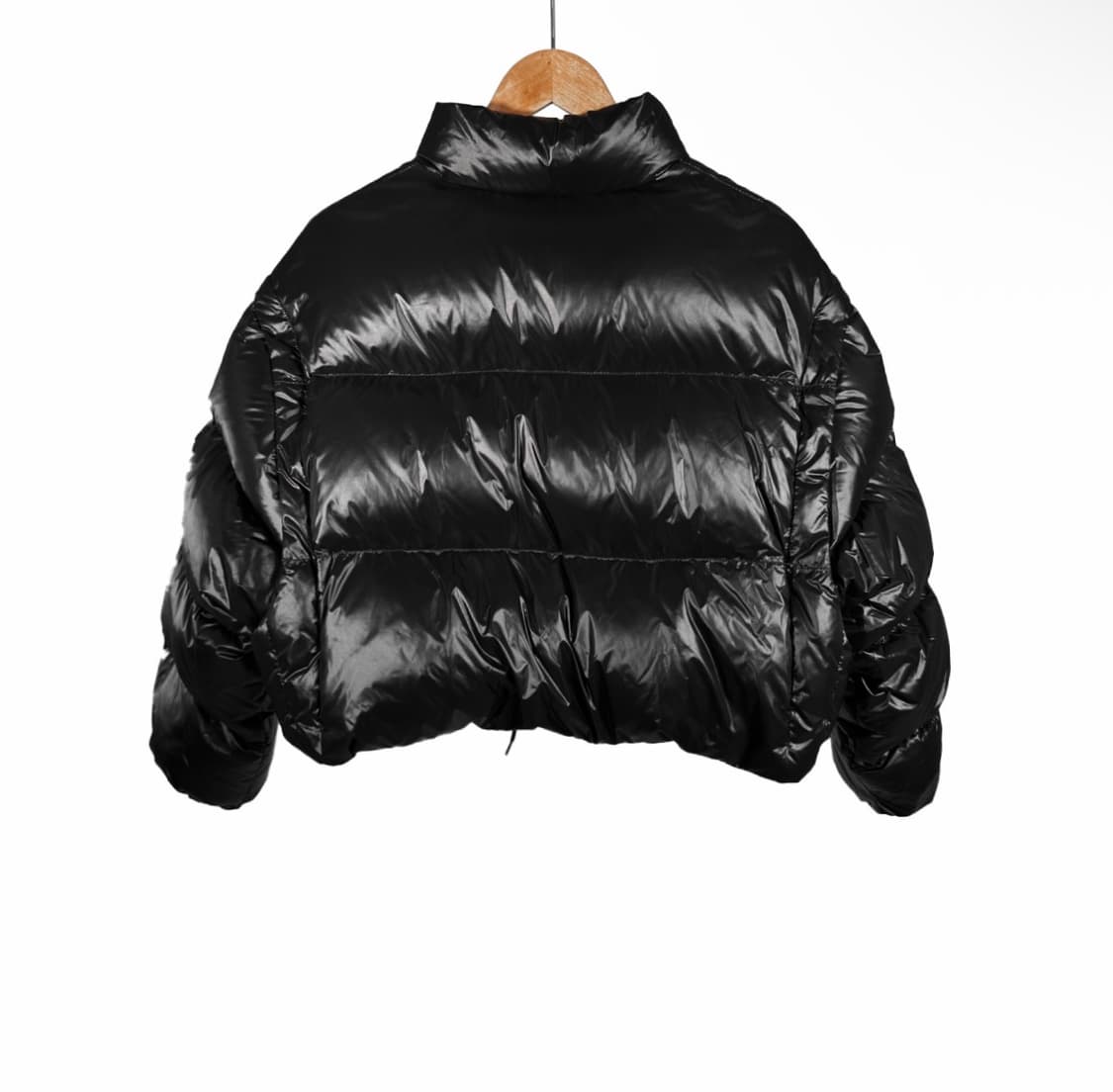 [42] 프라다 여성 삼각로고 리나일론 컨버터블 숏 패딩 자켓 블랙 상품이미지2