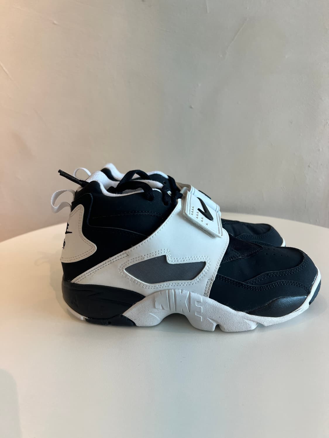 (235) 나이키 에어 다이아몬드 터프 2 09 (GS) '검흰' (40 상품이미지2