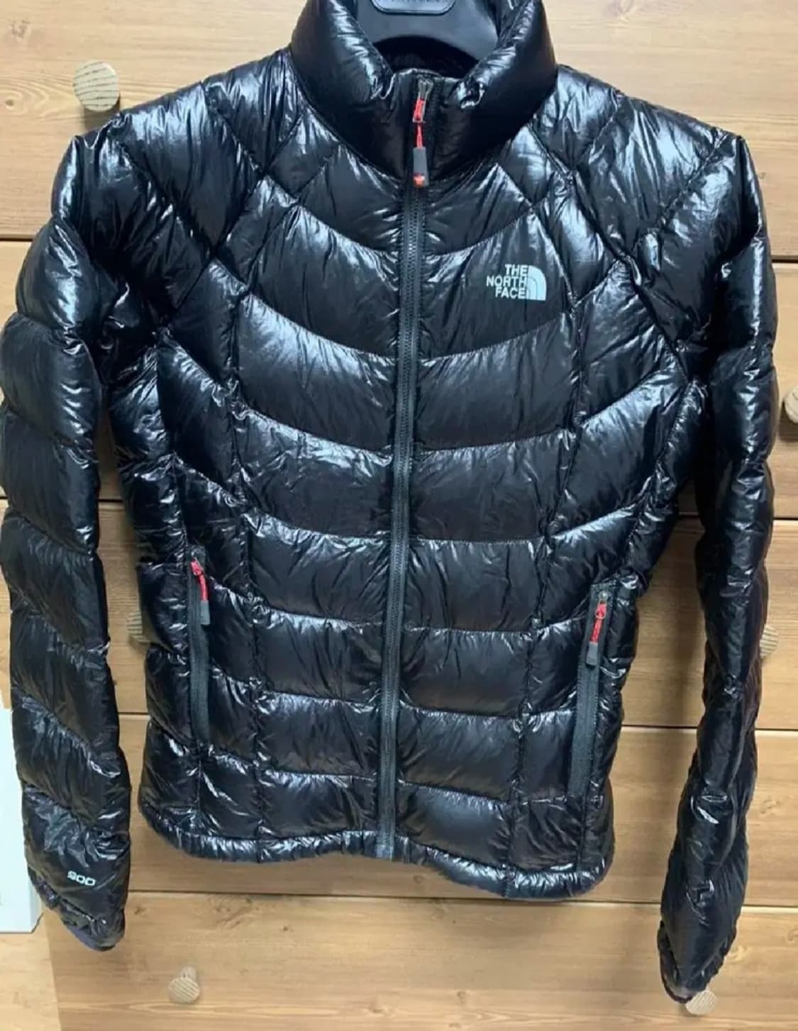 노스페이스 900 유광경량패딩 상품이미지1