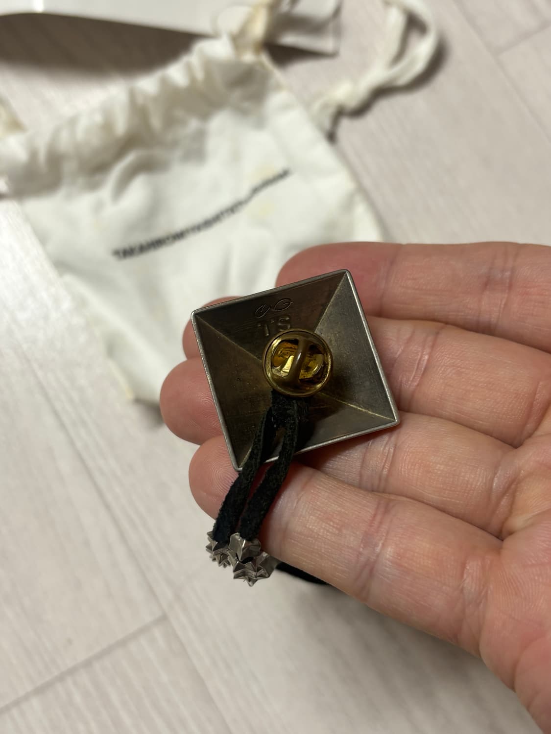솔로이스트 피라미드 브로치 상품이미지2