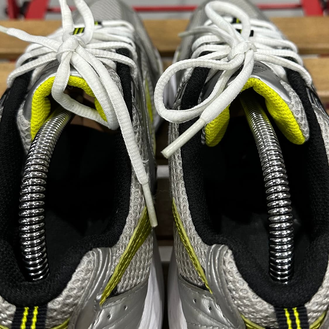 255) 뉴발란스 운동화 남성 남자 신발 530 메탈 형광 상품이미지5