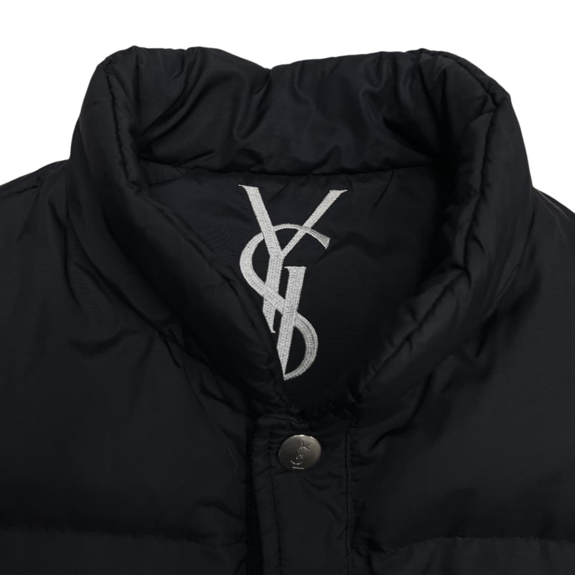 입생로랑 화이트자수 블랙 조끼패딩 상품이미지5