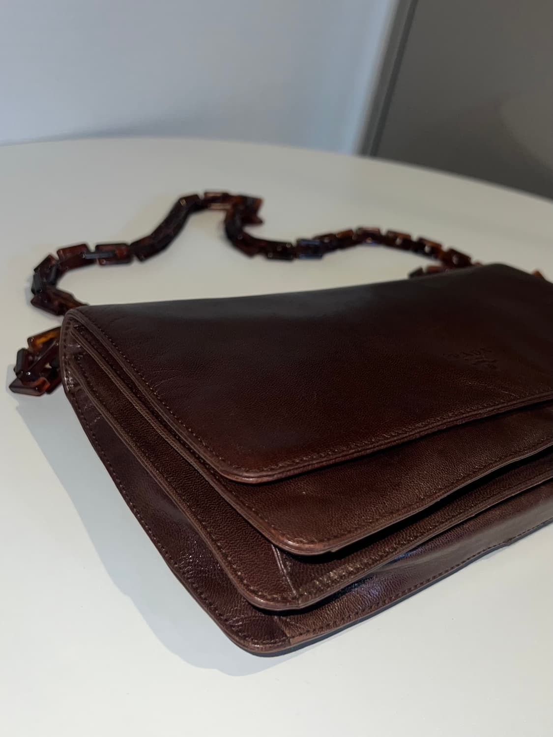 프라다 체인 크로스백 브라운 상품이미지5