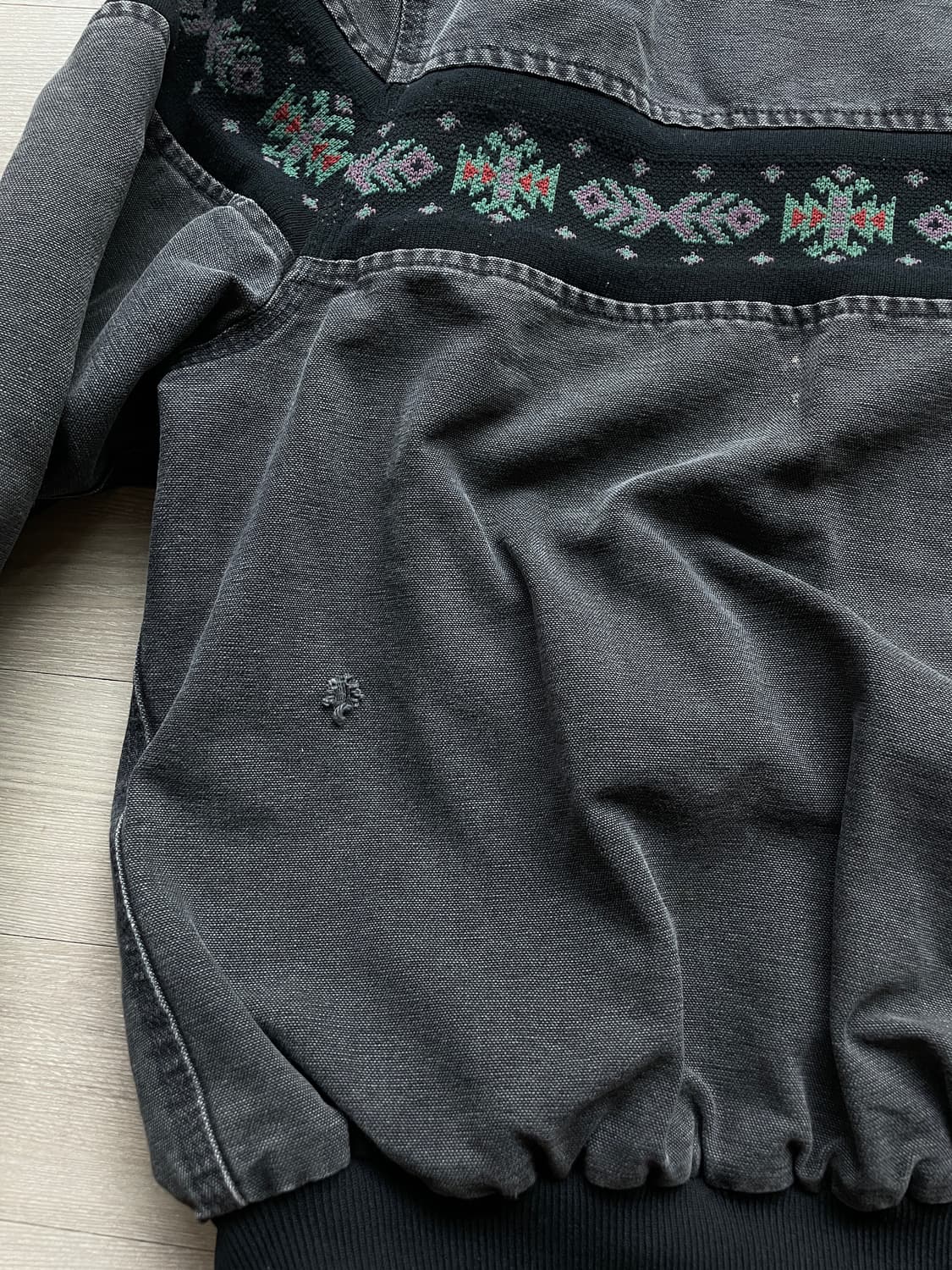 90s 칼하트 아즈텍 블랙 산타페 봄버 JR0405 자켓 상품이미지9