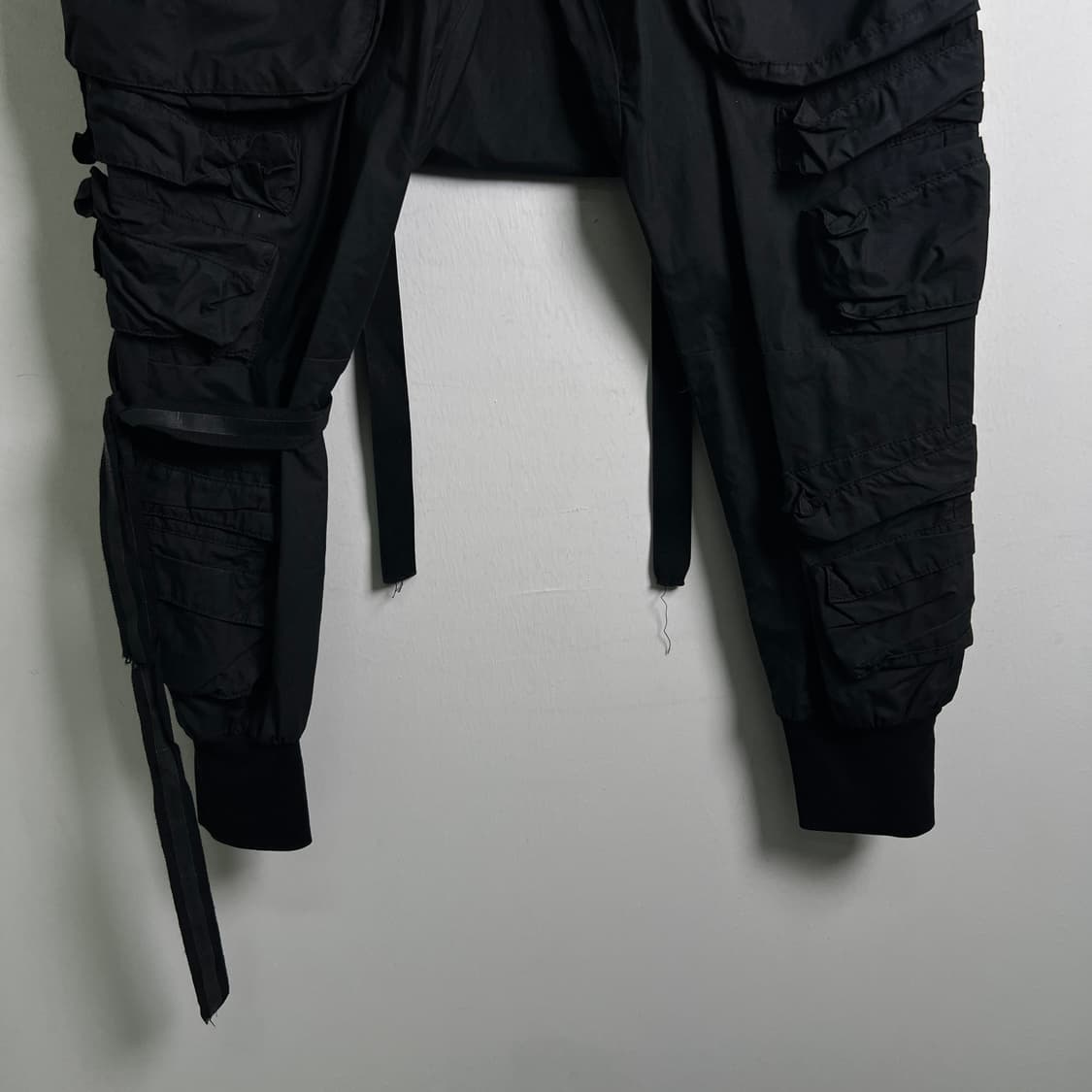 언라벨 프로젝트 블랙 유틸리티 멀티 포켓 카고 팬츠 S 상품이미지6