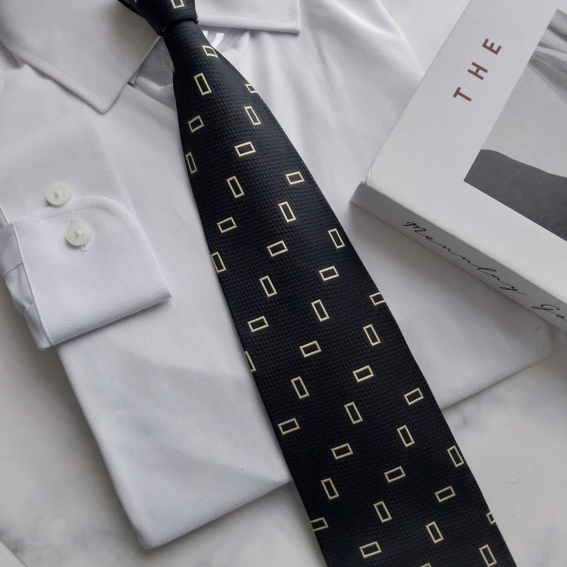 샤를주르당 실크 네이비 사각 패턴 넥타이 9.5cm A+등급 K1214
 상품이미지9