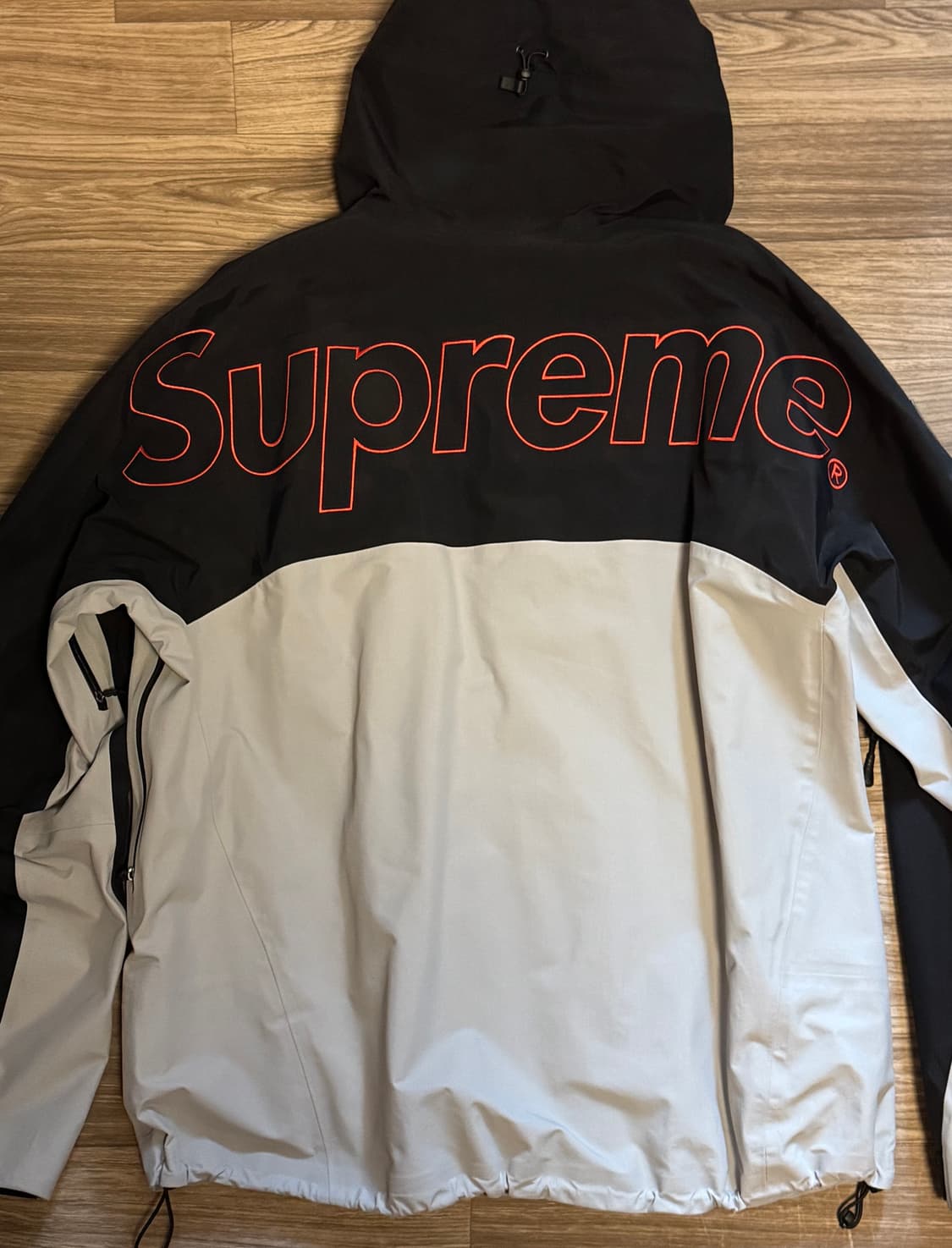 슈프림 x 노스페이스 테드 심 쉘 자켓 그레이 - 22FW 상품이미지2