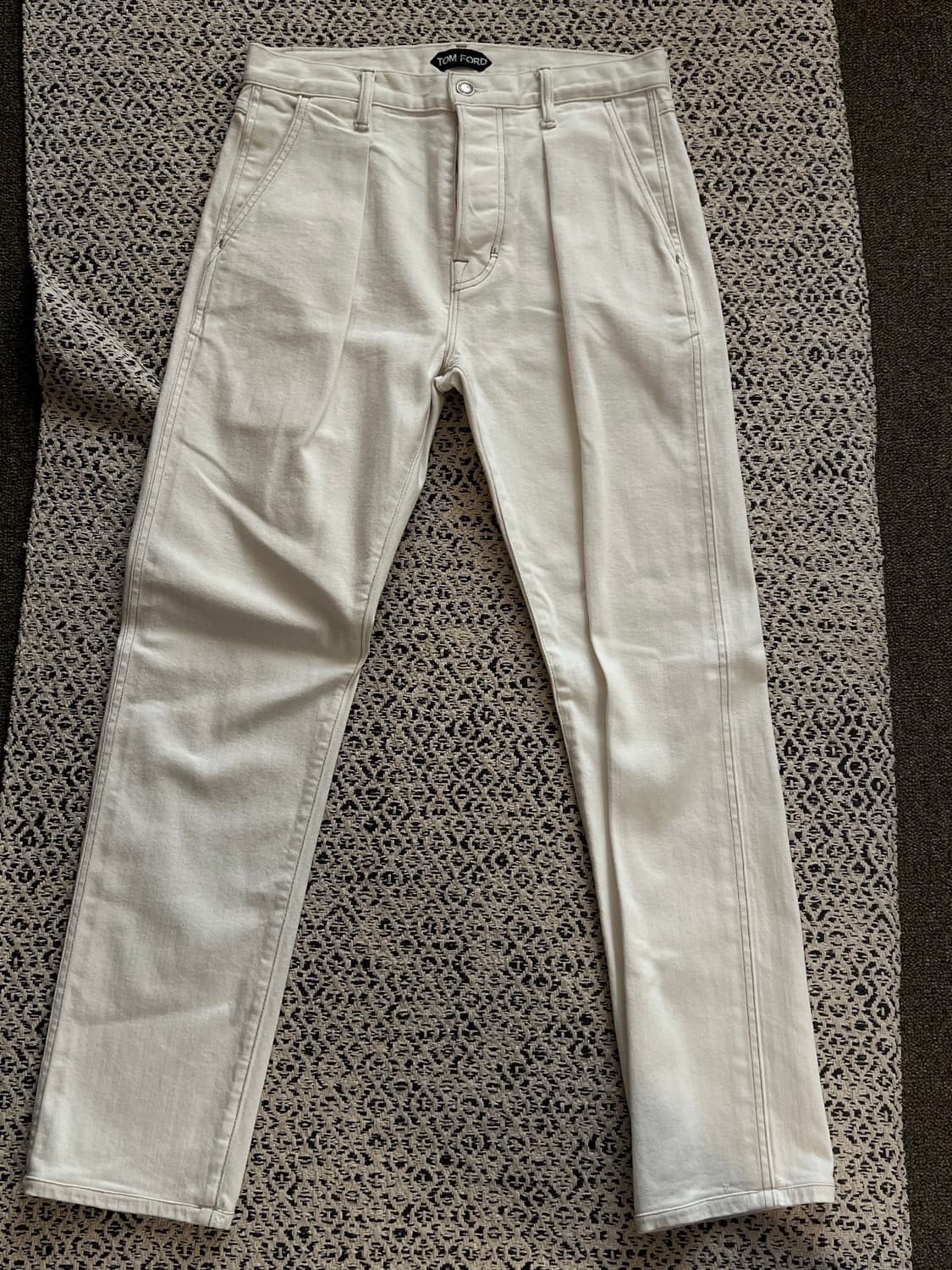 톰포드 스웨이드 패치 크림진 테이퍼드 핏  상품이미지1