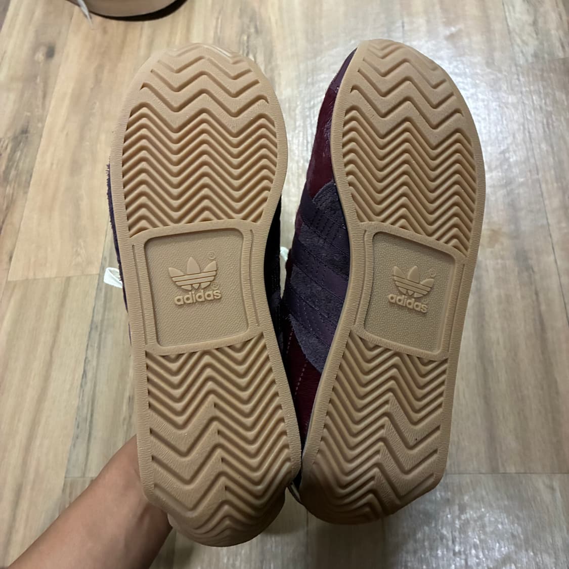 [새상품] 아디다스 X 송 포 더 뮤트 컨트리 OG 마룬 코어 블랙 상품이미지7