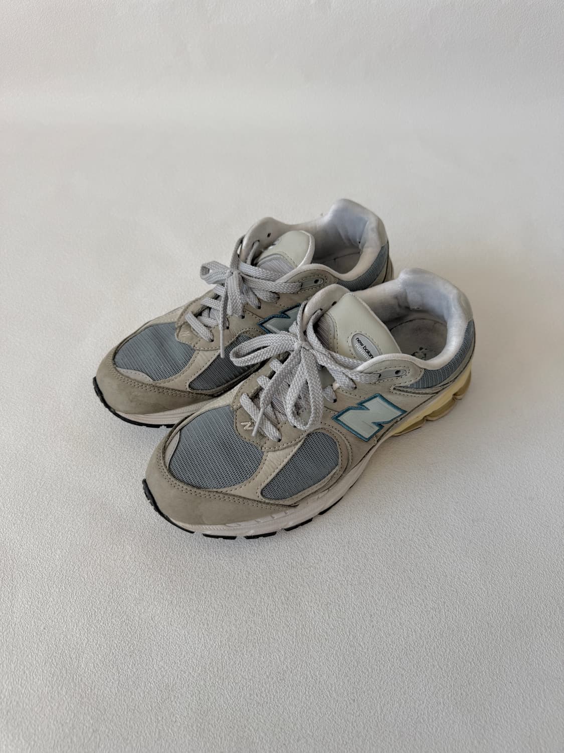 [260]뉴발란스(new balance) 2002R(뒷꿈치 사용감 확인) 상품이미지4