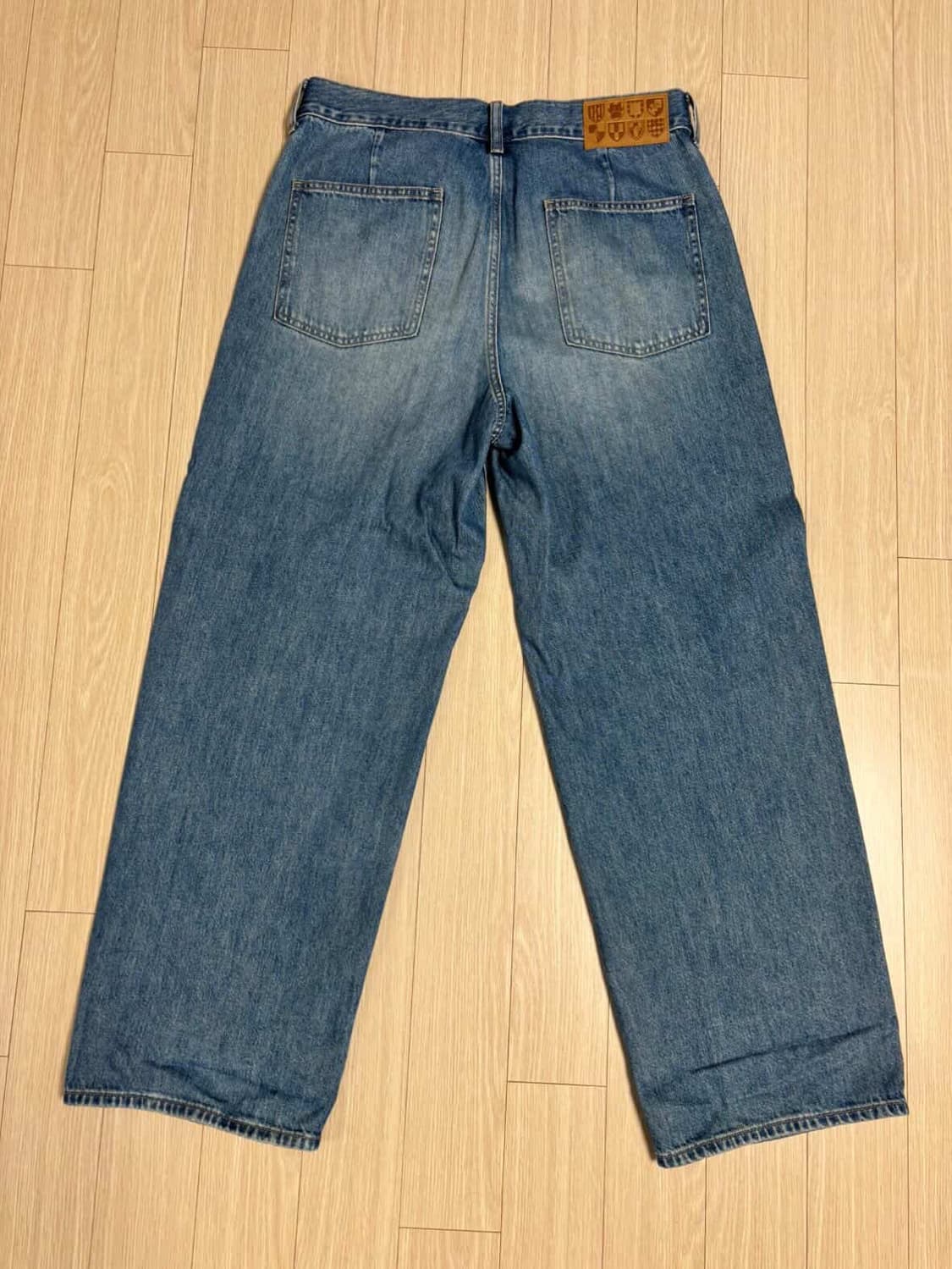 유니클로 jw앤더슨 23fw 와이드 데님 팬츠 상품이미지4