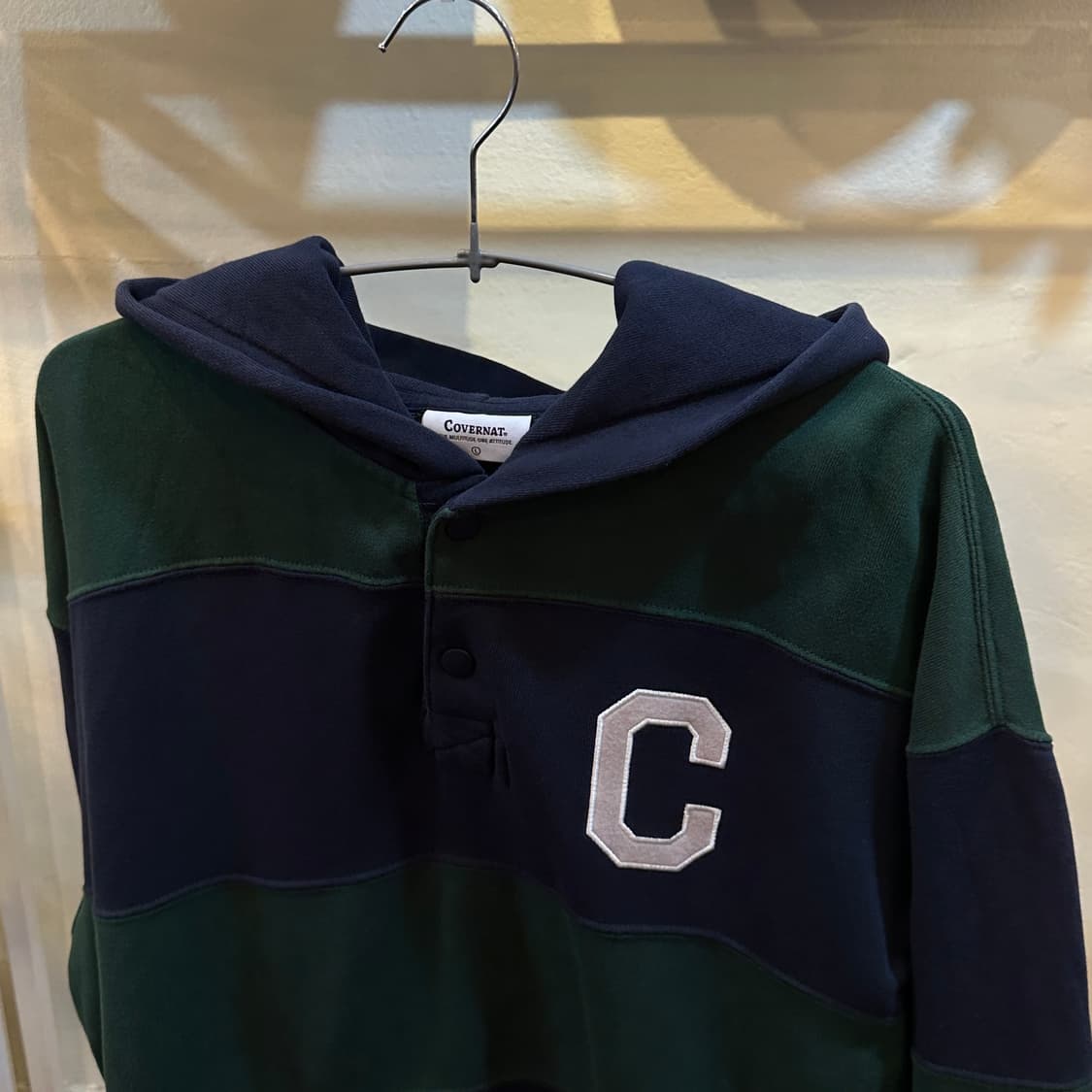 커버낫 네이비/그린 스트라이프 후드티 상품이미지2