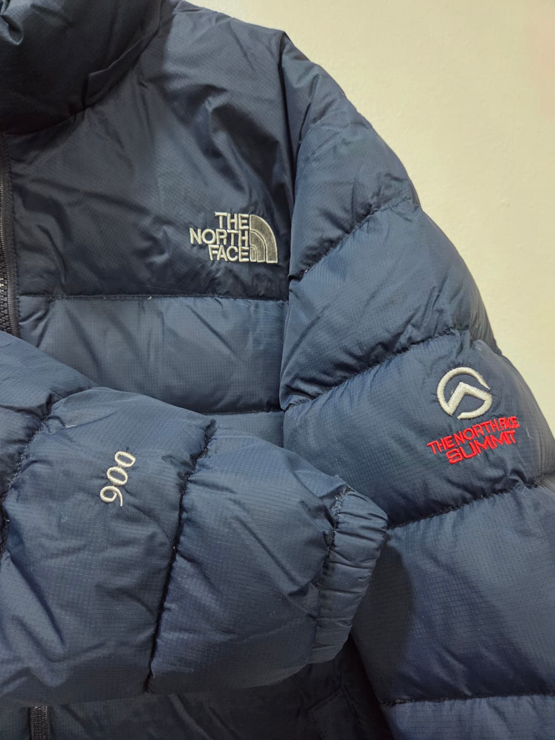노스페이스 1211-10.  900 눕시 패딩 네이비 SUMMIT 남자 상품이미지2