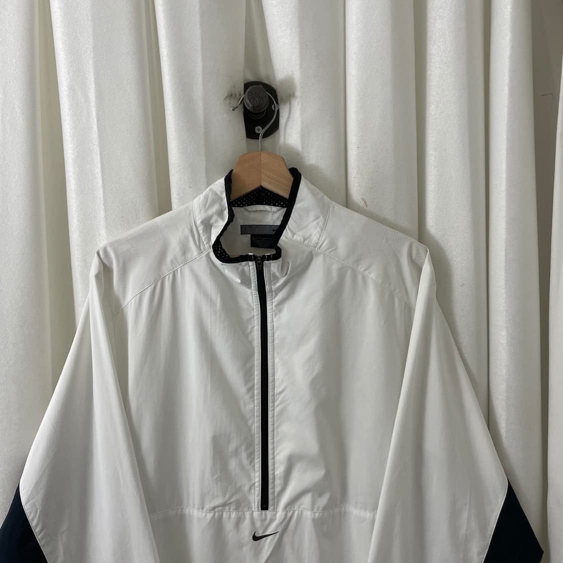나이키 화이트 배색 아노락 상품이미지3