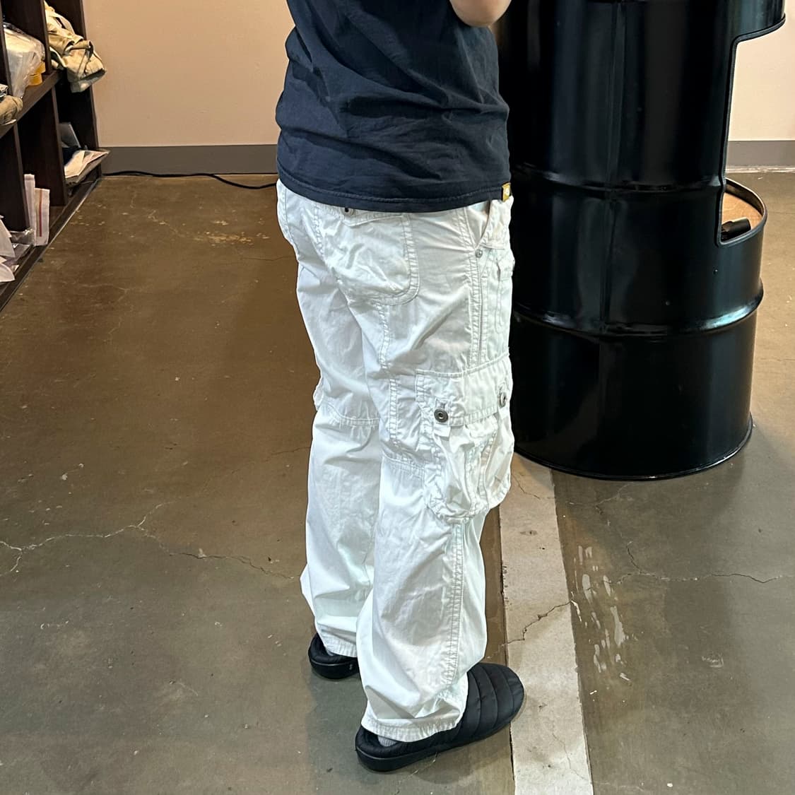 화이트 디테일 카고팬츠 상품이미지10