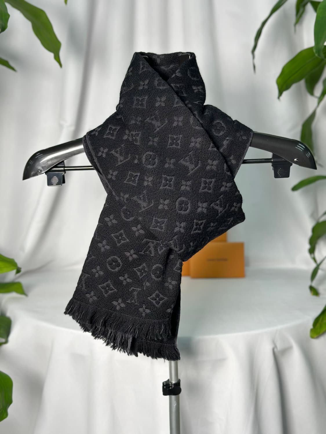 루이비통 클래식 머플러 블랙 상품이미지1
