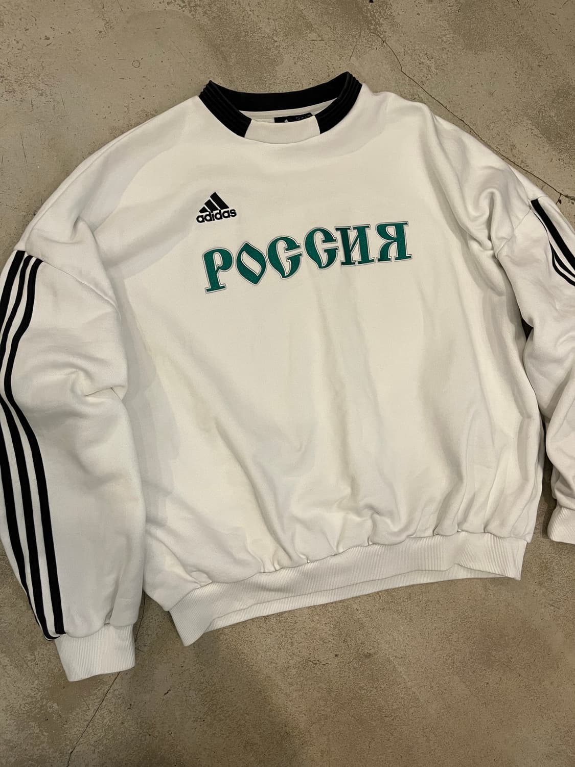 고샤 X 아디다스 스웻 상품이미지1