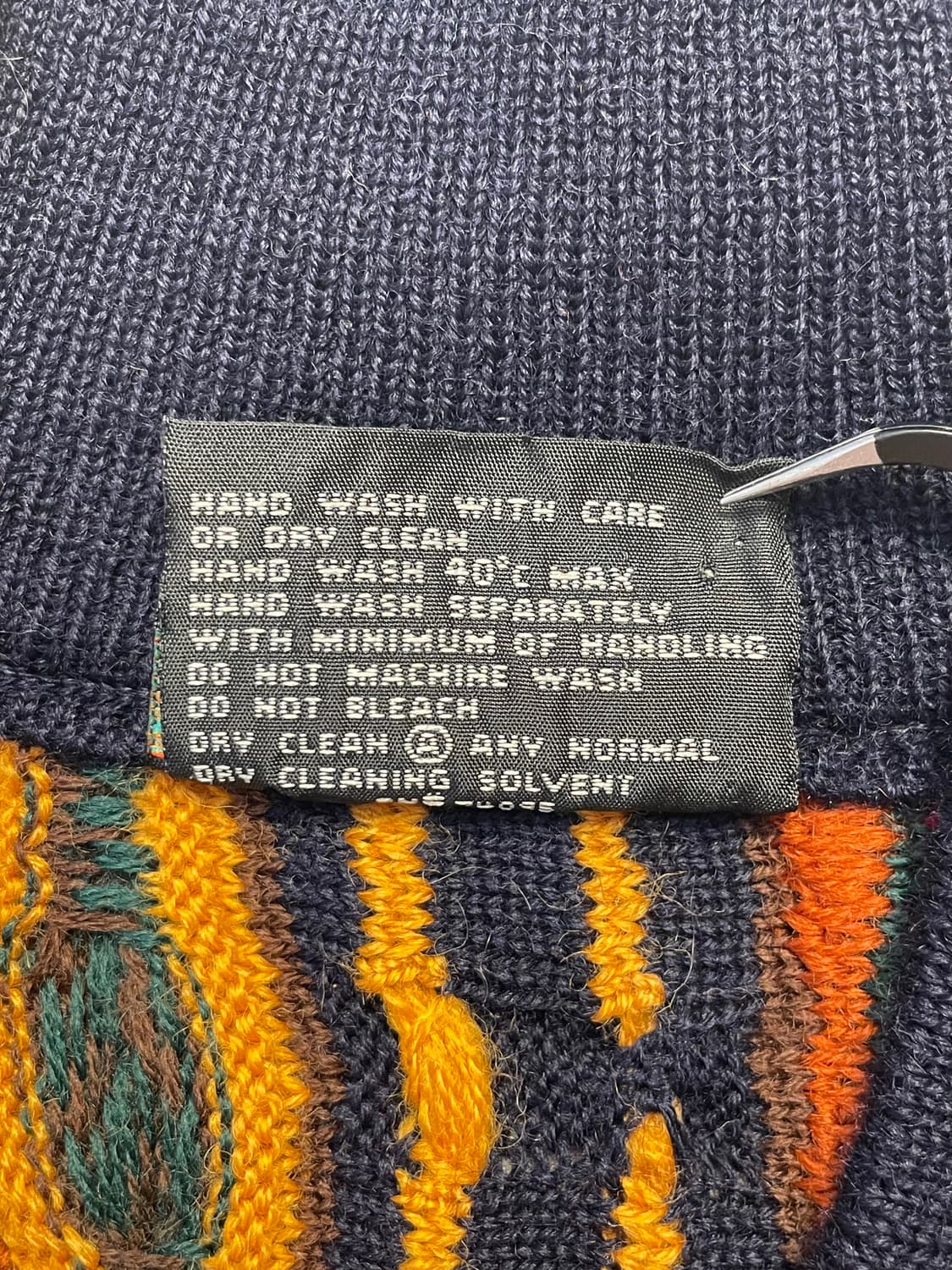 쿠지 브이넥 케이블 니트 상품이미지8