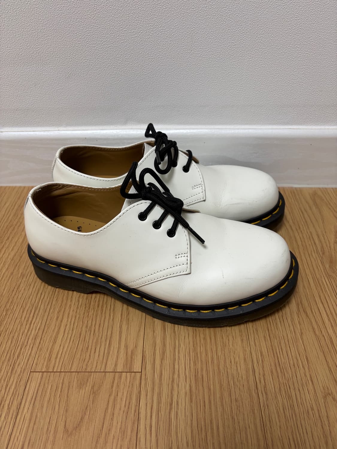 닥터마틴 1461 화이트 상품이미지3