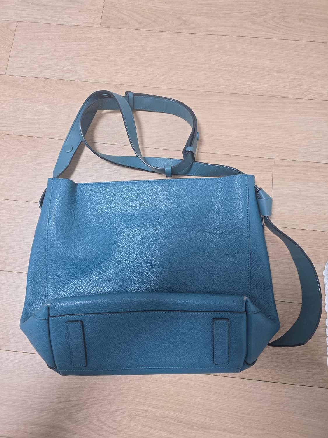 빈폴 소가죽 숄더백 상품이미지4