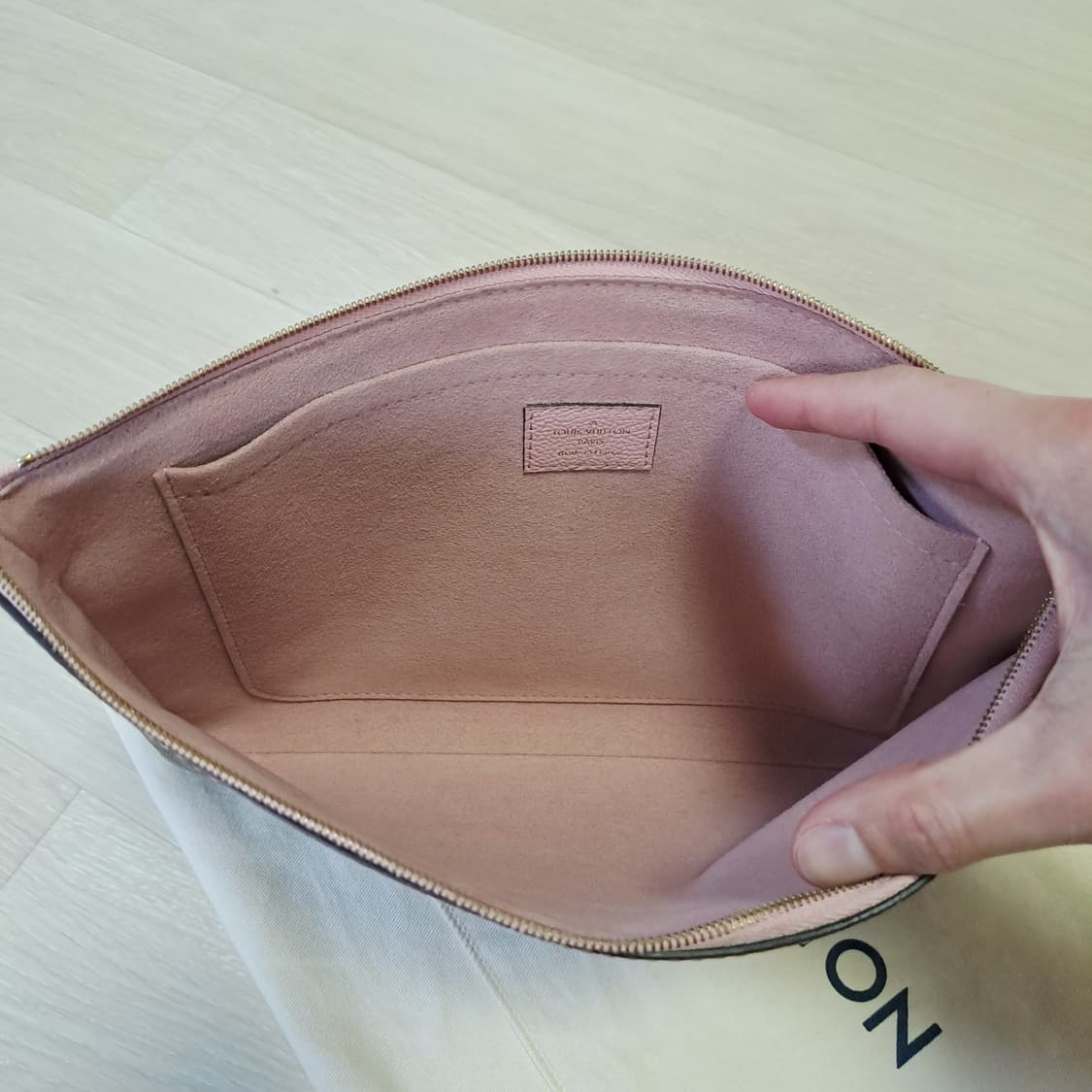 [100%/정품] 루이비통 데일리 로즈 파우더 클러치, 루이비통클러치 상품이미지9