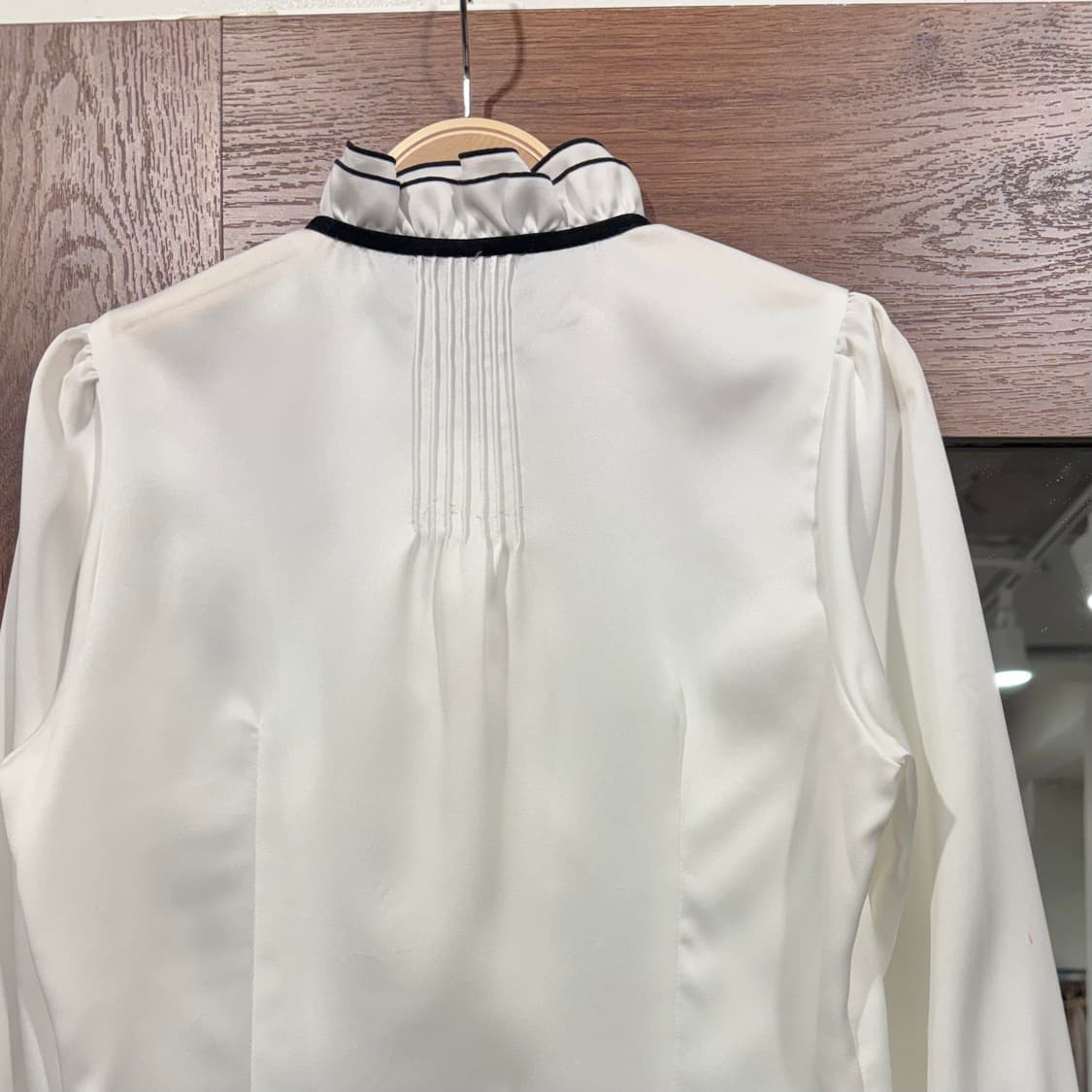 일본 빈티지 블랙 파이핑 라인 프릴 블라우스 로판 공겜여주 일브 상품이미지9