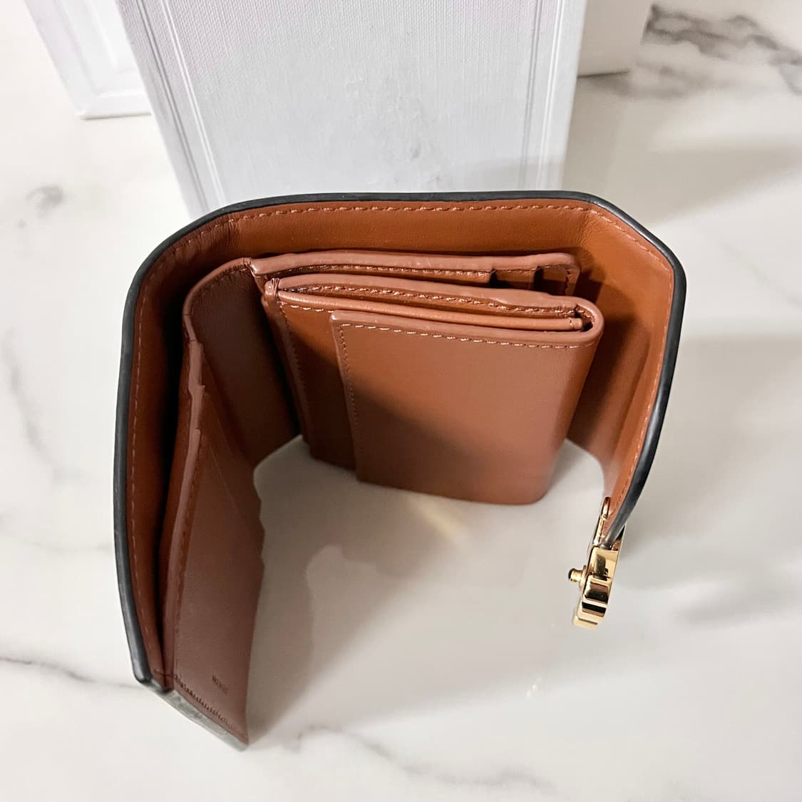 [A급/정품] 셀린느 여성 트리옹프 반지갑 중지갑 상품이미지6