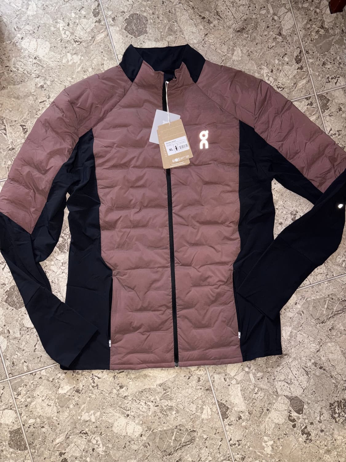 on 온러닝 클라이메이트 러닝 패딩 자켓 상품이미지1