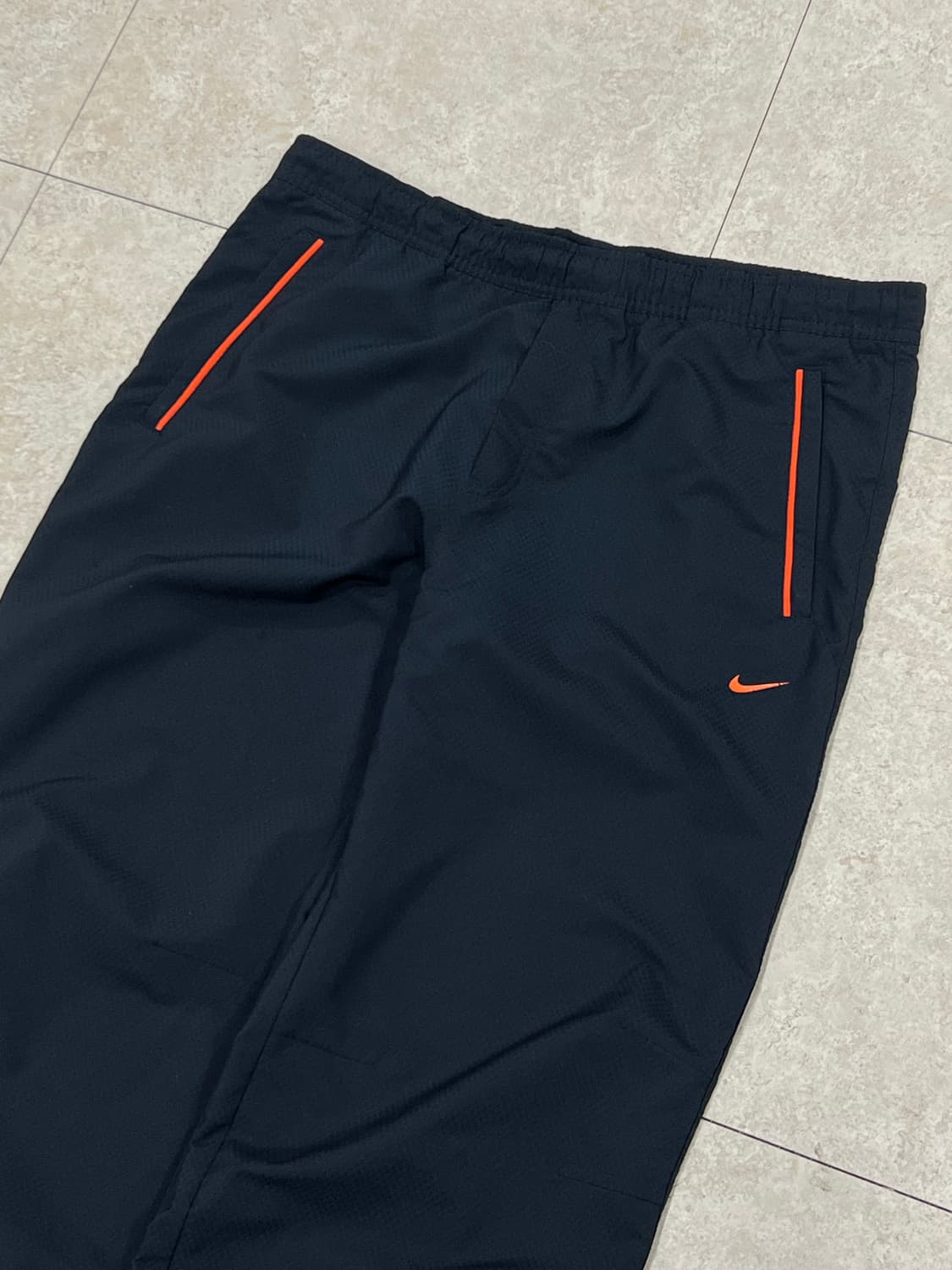 나이키 올드스쿨 와이드핏 트랙 우븐 팬츠 다크크레이/오렌지 상품이미지3